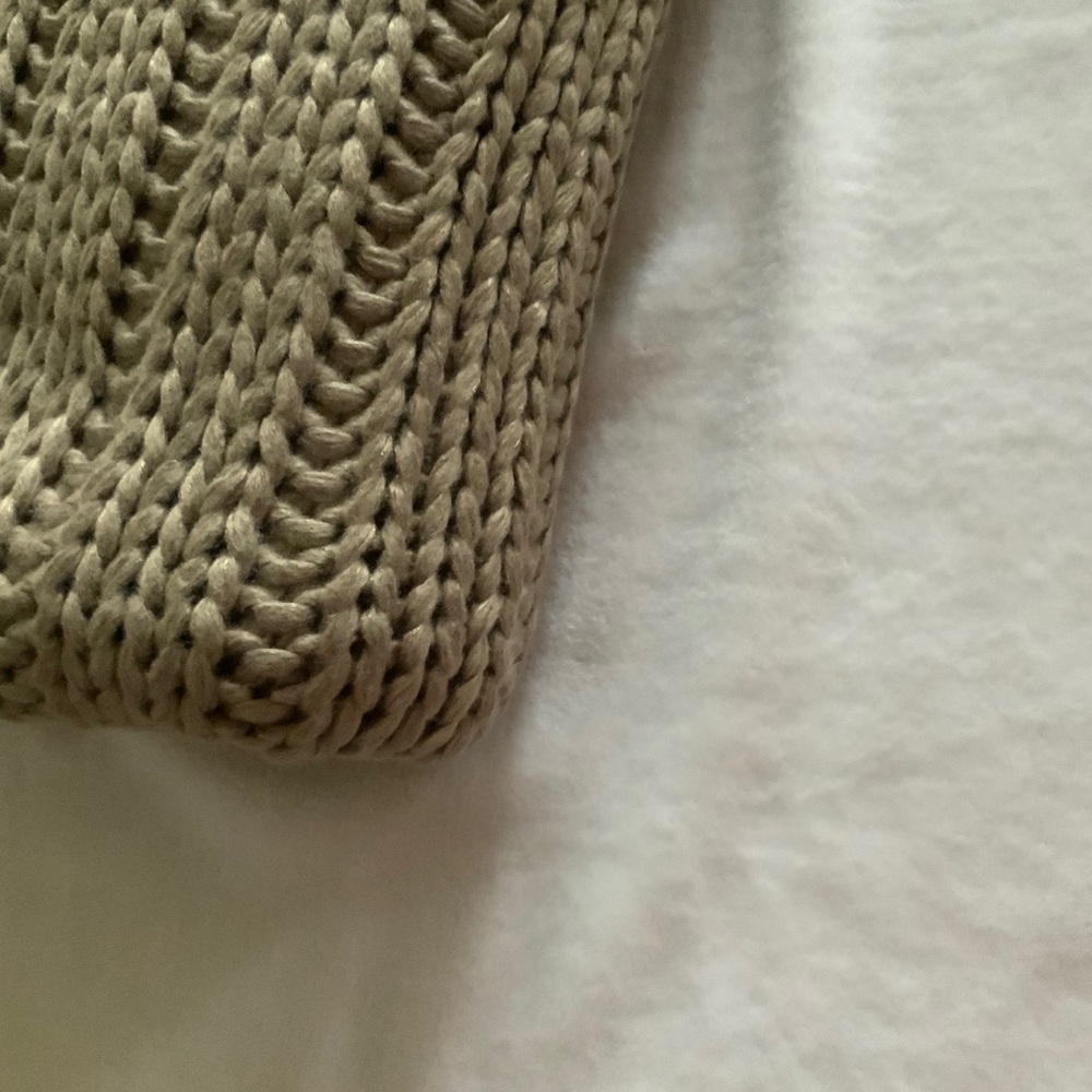 MICHAEL ARAM Metallic Rib Knit Throw - Picture 6 of 12